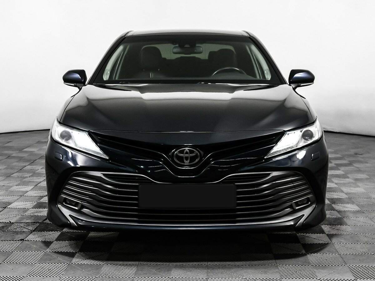 Toyota Camry 2019 года с пробегом. Фото: #1