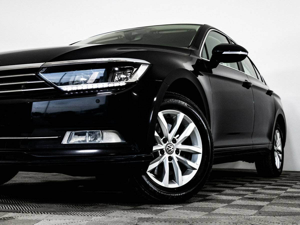 Volkswagen Passat 2018 года с пробегом. Фото: #1