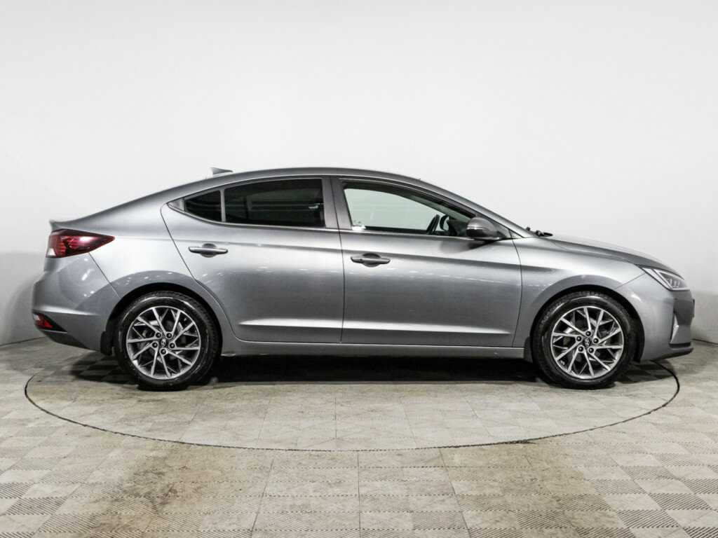 Hyundai Elantra 2019 года с пробегом. Фото: #3