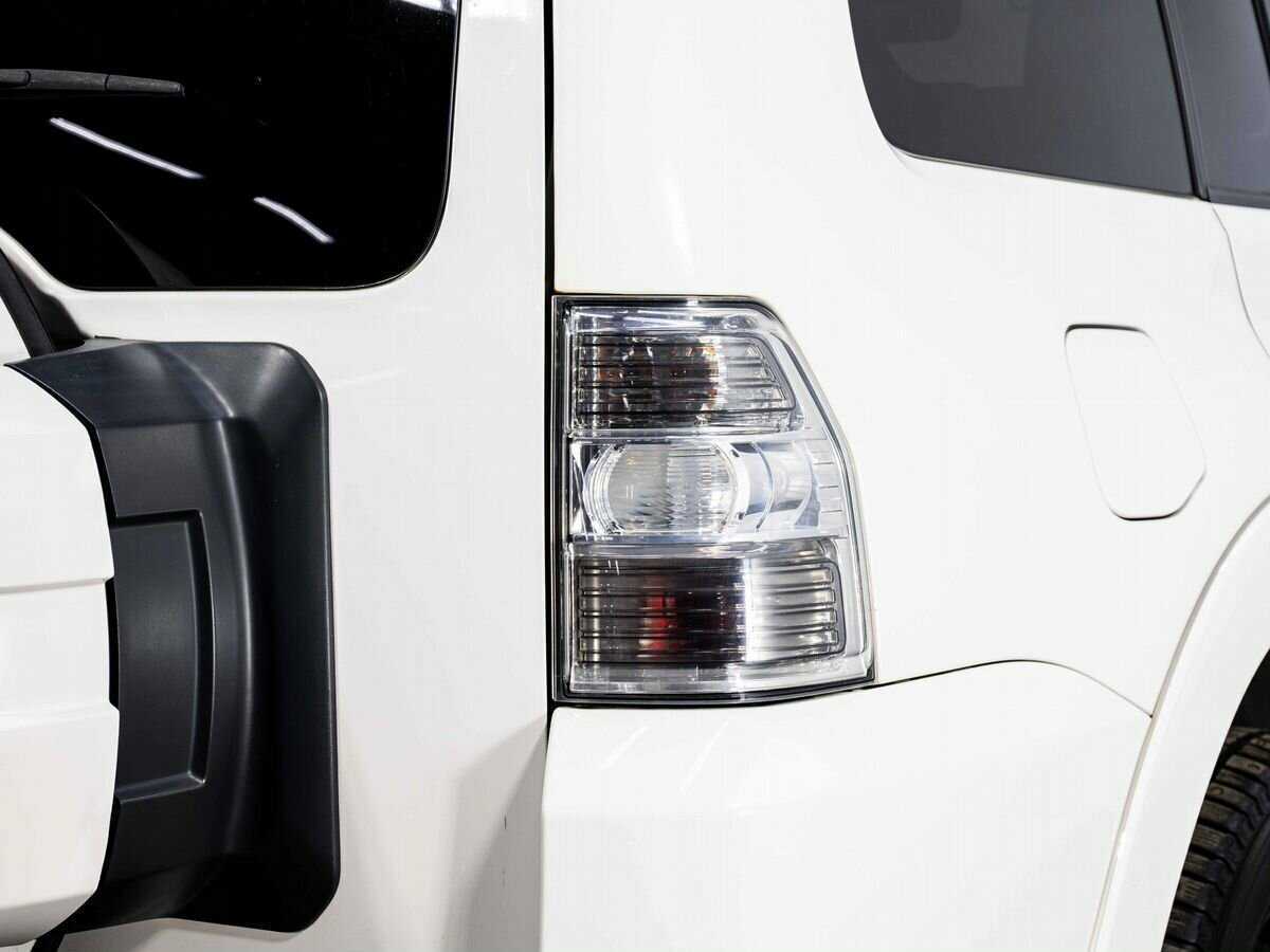 Mitsubishi Pajero 2013 года с пробегом. Фото: #23