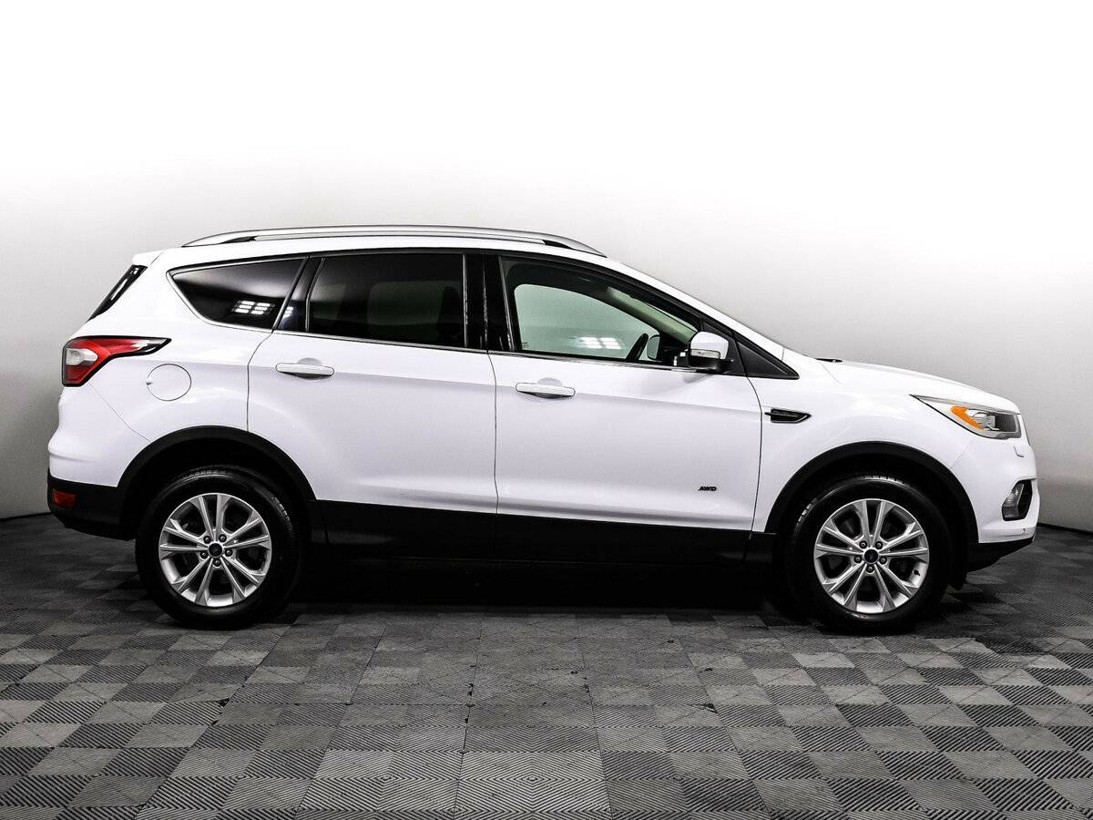 Ford Kuga 2017 года с пробегом. Фото: #3