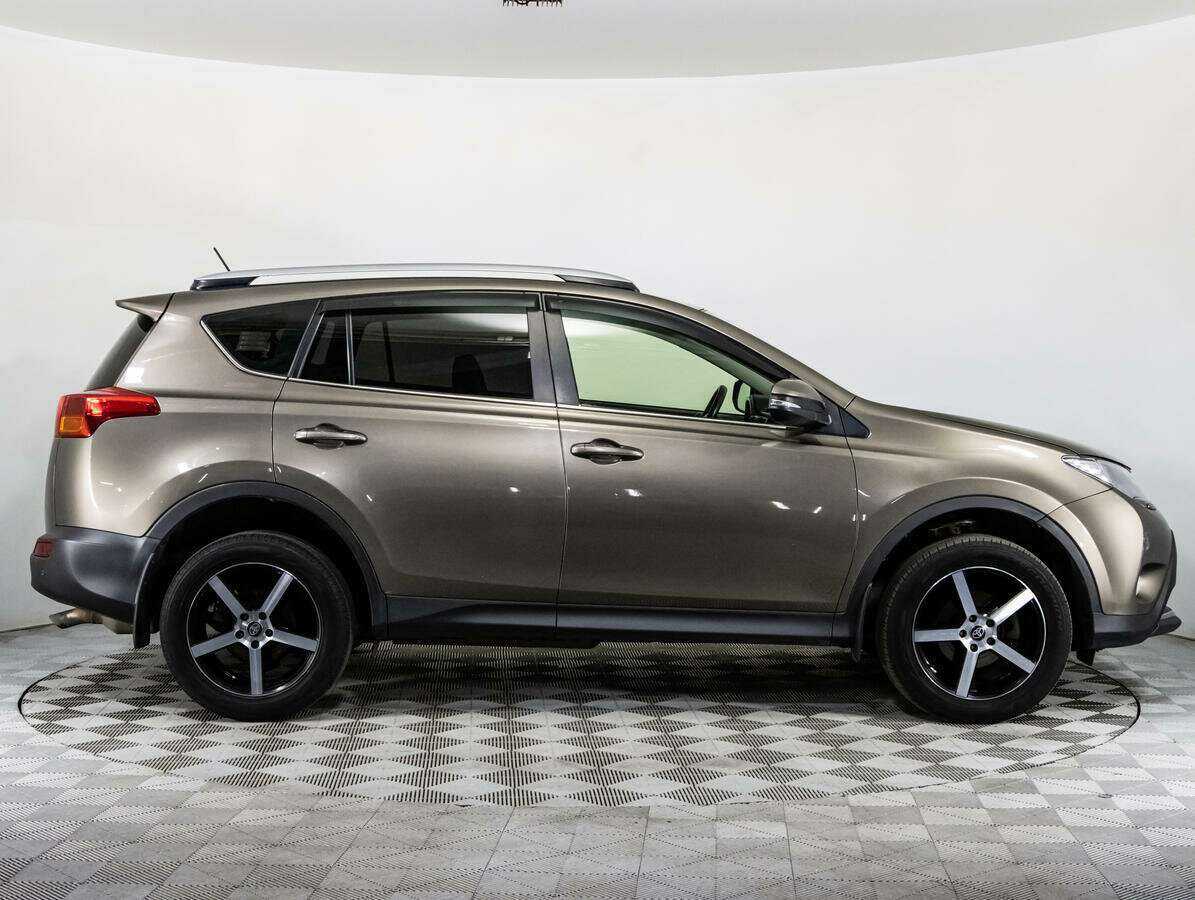 Toyota RAV4 2014 года с пробегом. Фото: #3