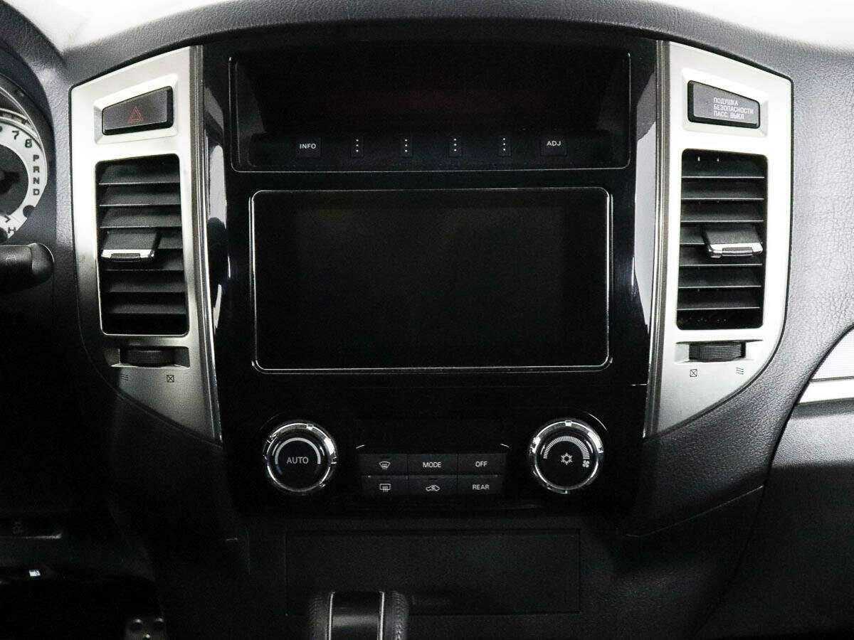 Mitsubishi Pajero 2018 года с пробегом. Фото: #8