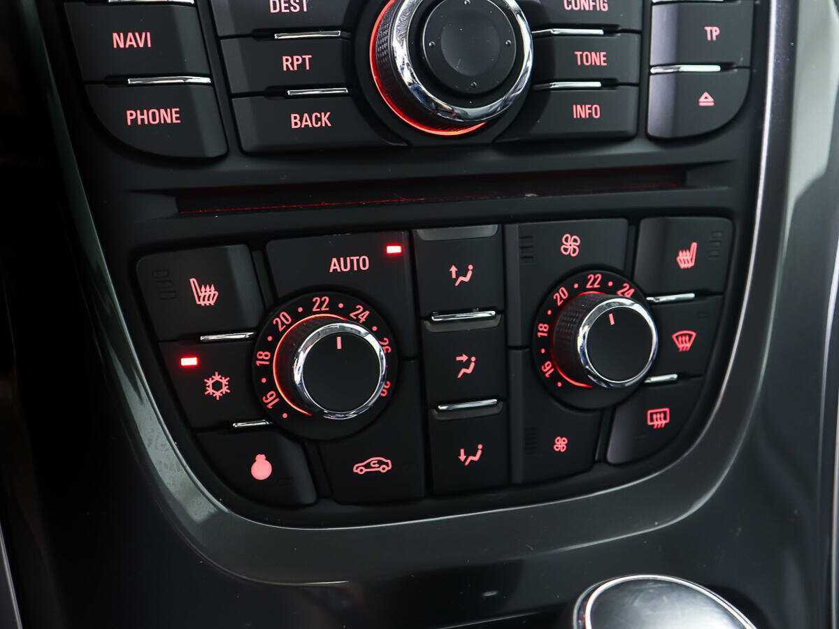 Opel Astra 2012 года с пробегом. Фото: #16