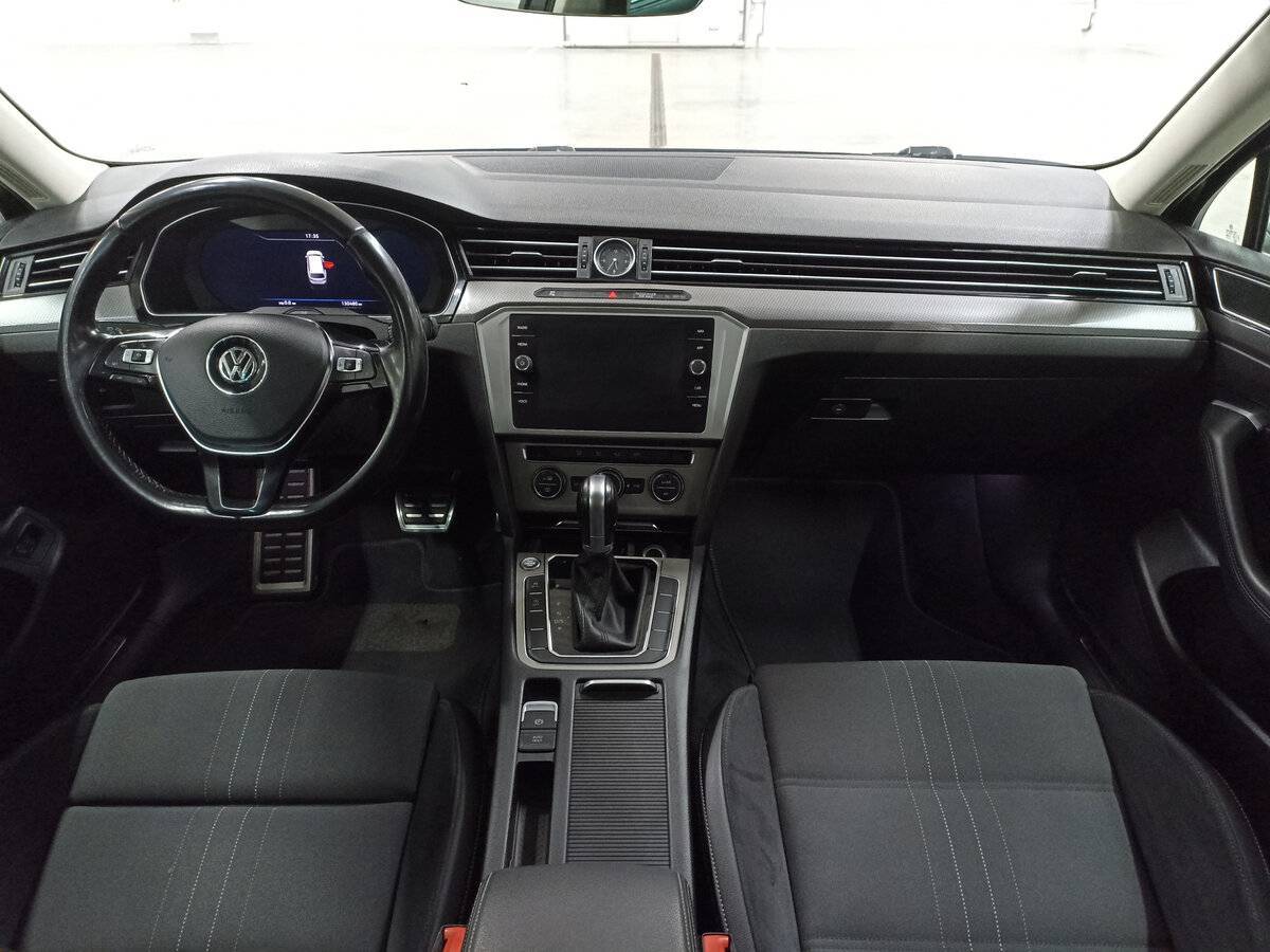 Volkswagen Passat 2018 года с пробегом. Фото: #13