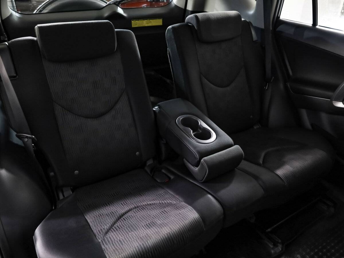 Toyota RAV4 2012 года с пробегом. Фото: #8