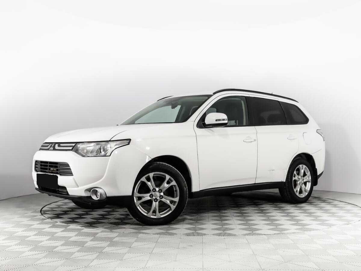 Mitsubishi Outlander 2014 года с пробегом. Посмотреть фото