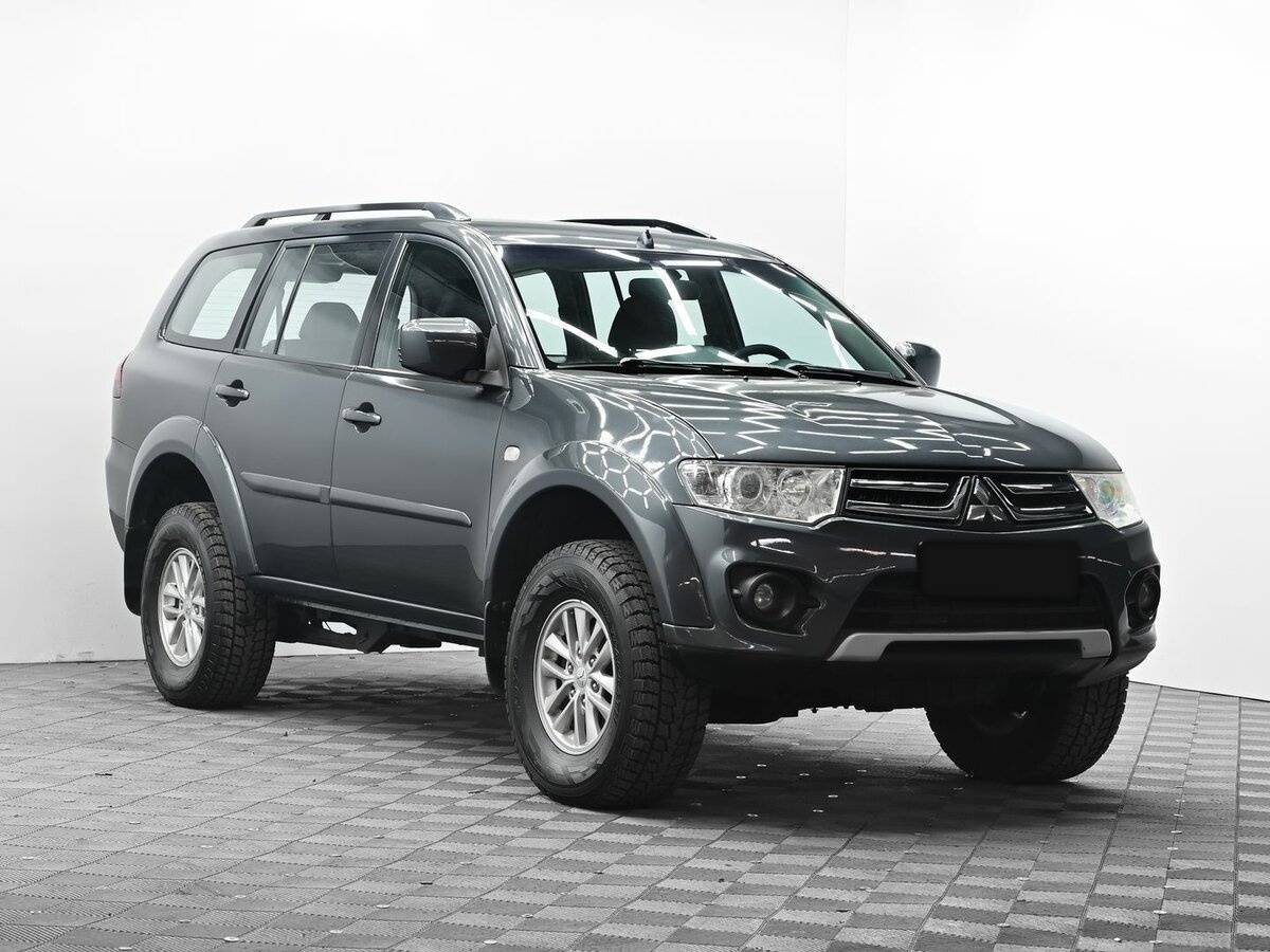 Mitsubishi Pajero Sport 2014 года с пробегом. Фото: #1