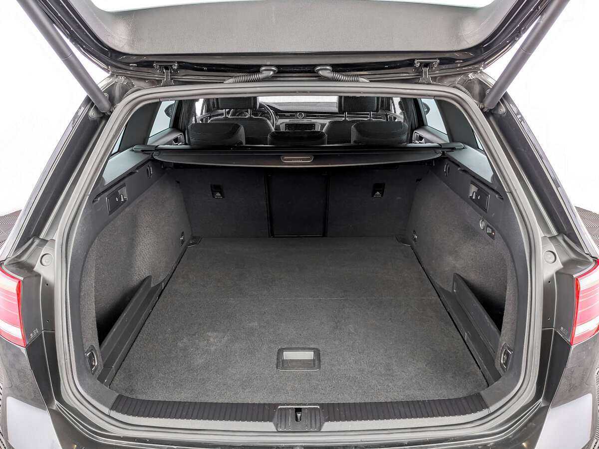 Volkswagen Passat 2018 года с пробегом. Фото: #9
