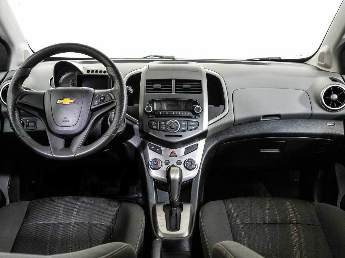 Chevrolet Aveo 2015 года с пробегом. Фото: #9
