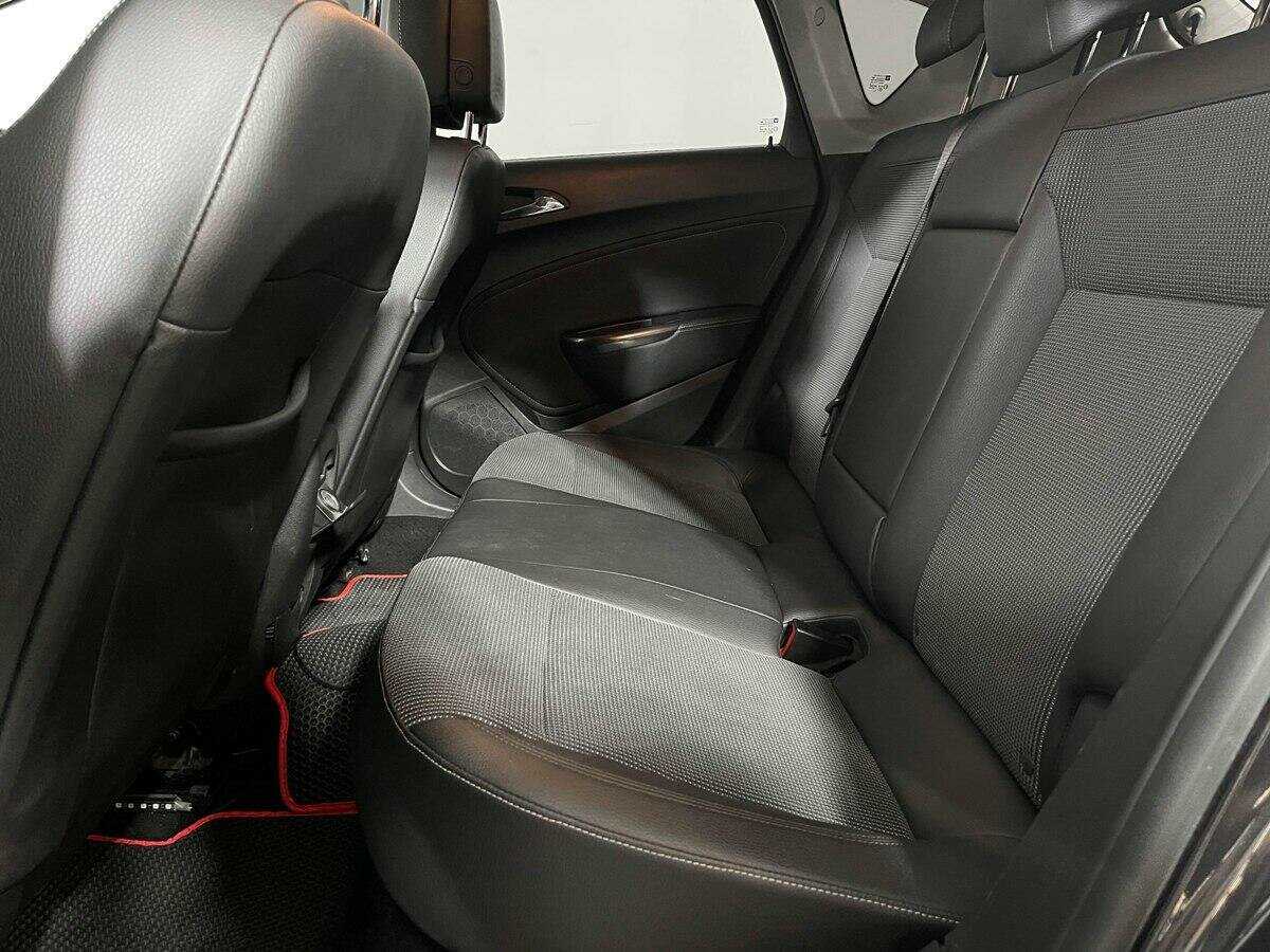 Opel Astra 2012 года с пробегом. Фото: #9