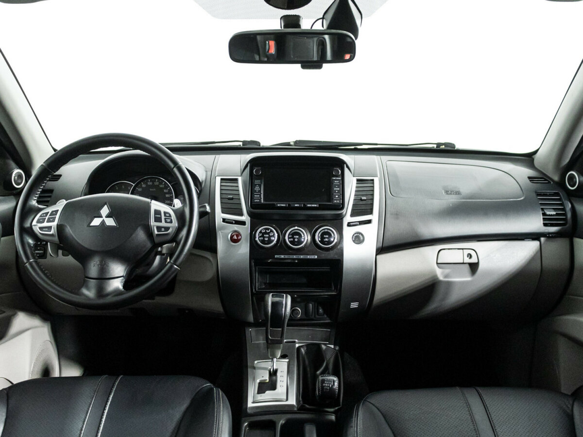 Mitsubishi Pajero Sport 2013 года с пробегом. Фото: #10