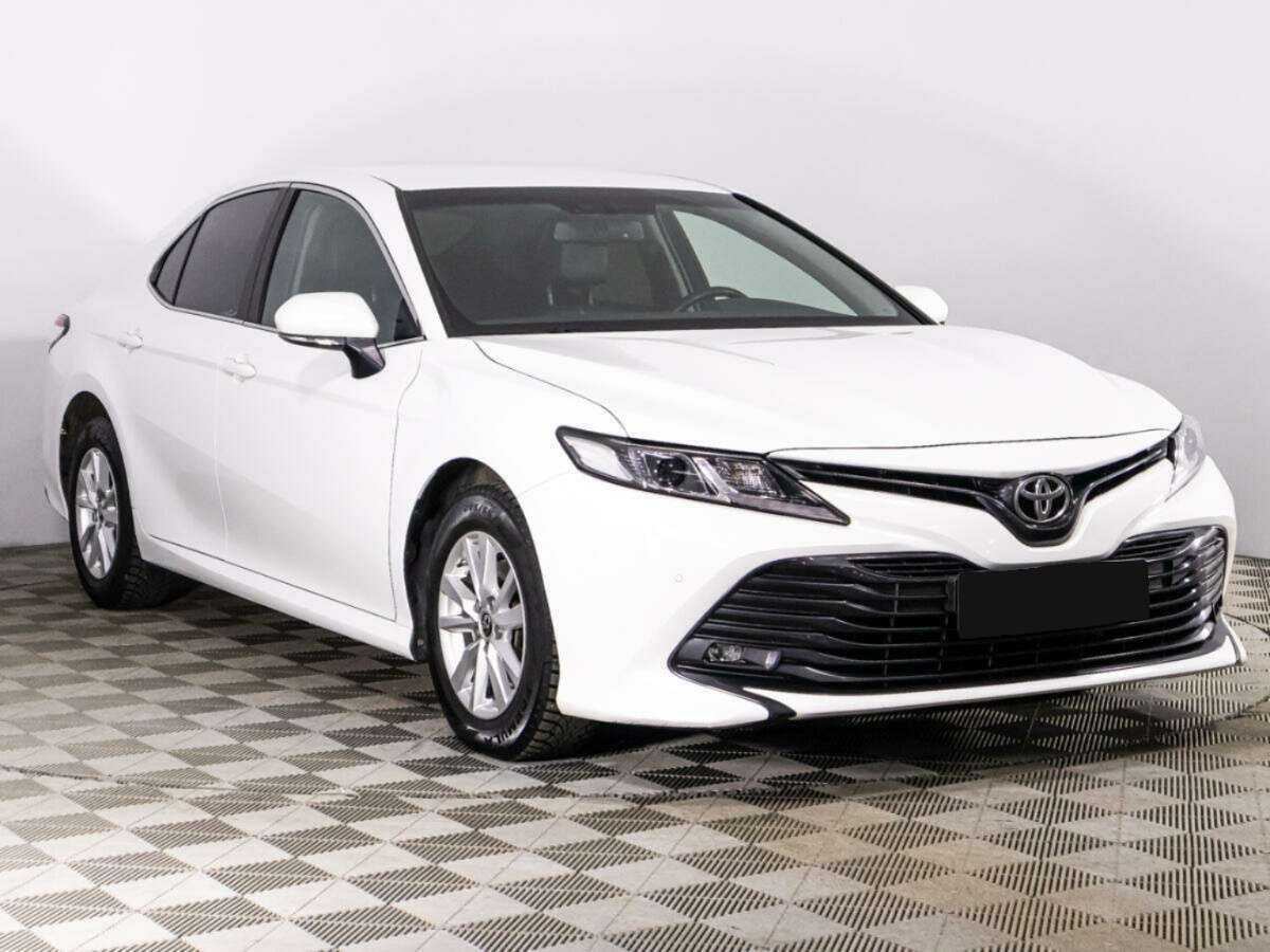 Toyota Camry 2019 года с пробегом. Фото: #2