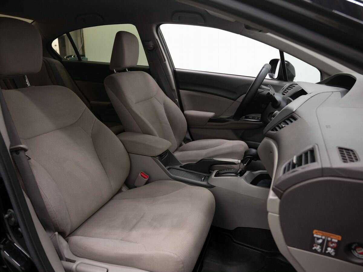 Honda Civic 2012 года с пробегом. Фото: #11