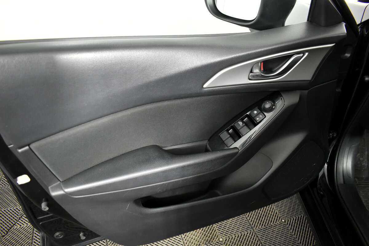 Mazda 3 2017 года с пробегом. Фото: #16