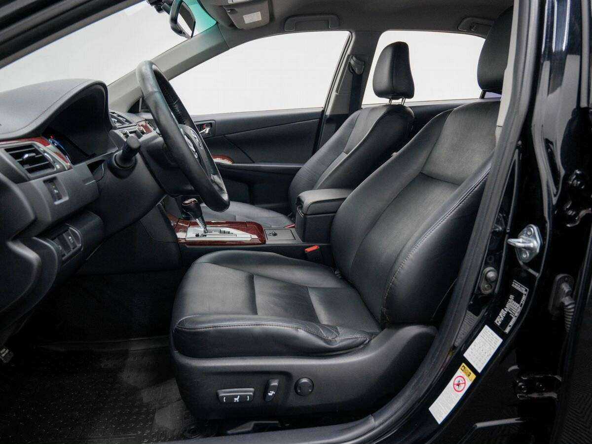 Toyota Camry 2014 года с пробегом. Фото: #14