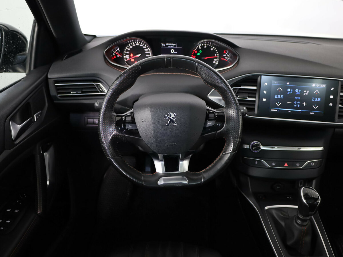 Peugeot 308 2019 года с пробегом. Фото: #7