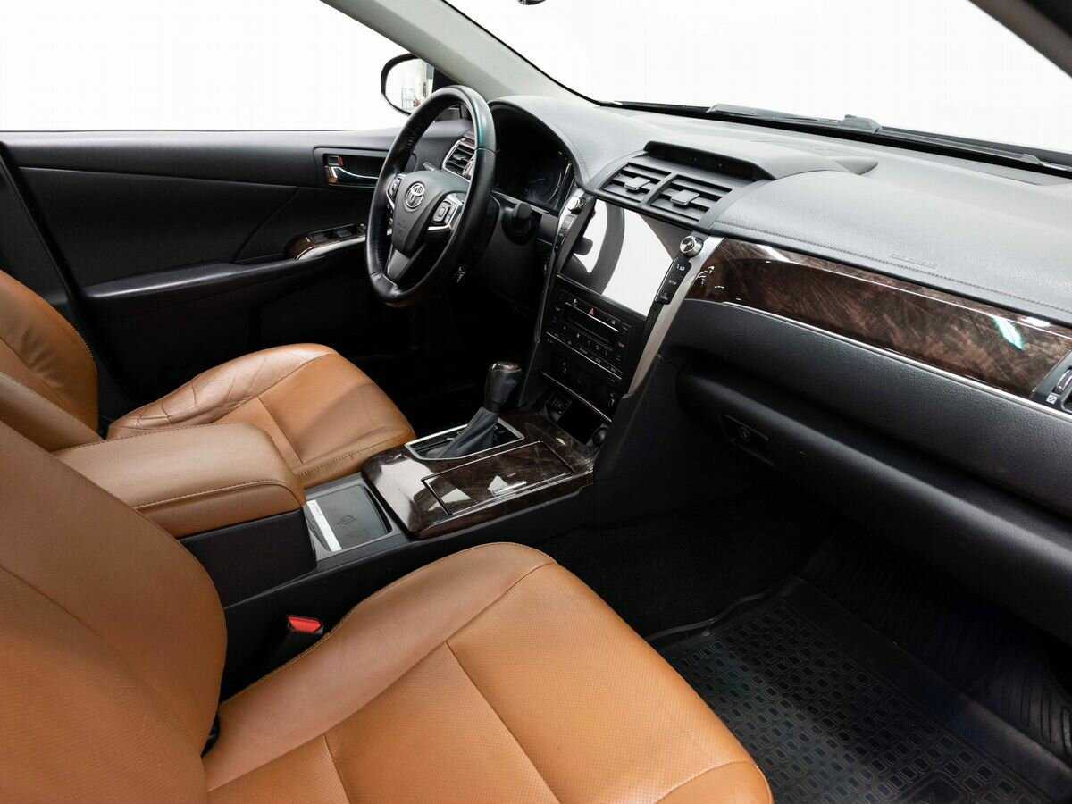 Toyota Camry 2017 года с пробегом. Фото: #12