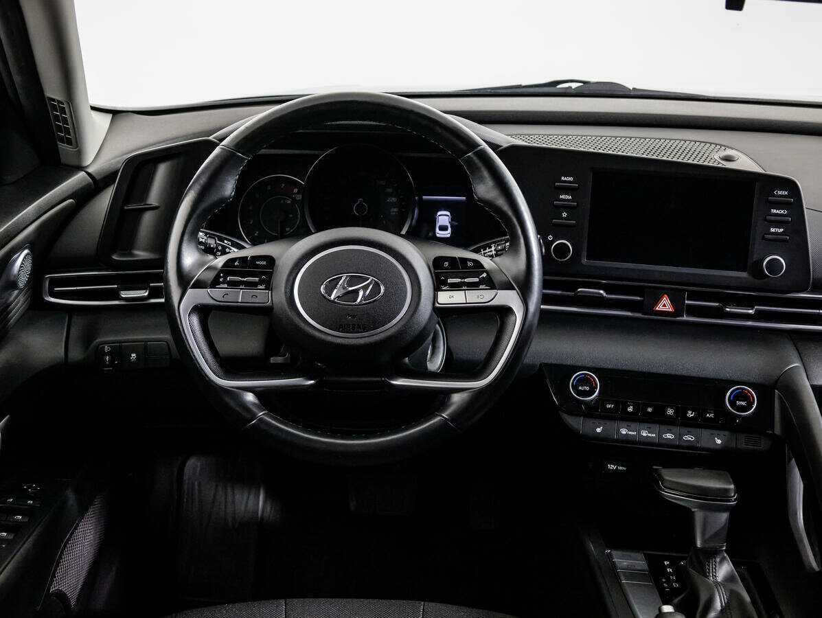 Hyundai Elantra 2020 года с пробегом. Фото: #13