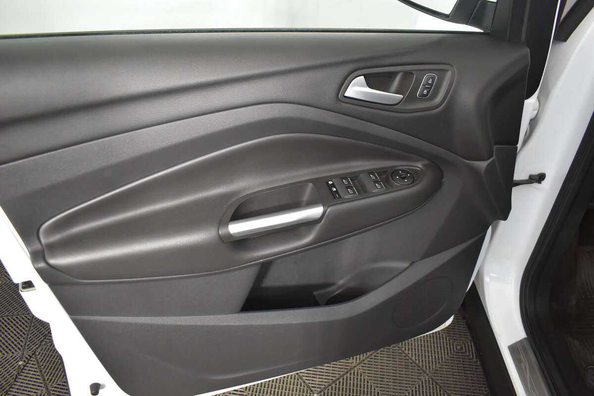 Ford Kuga 2017 года с пробегом. Фото: #14