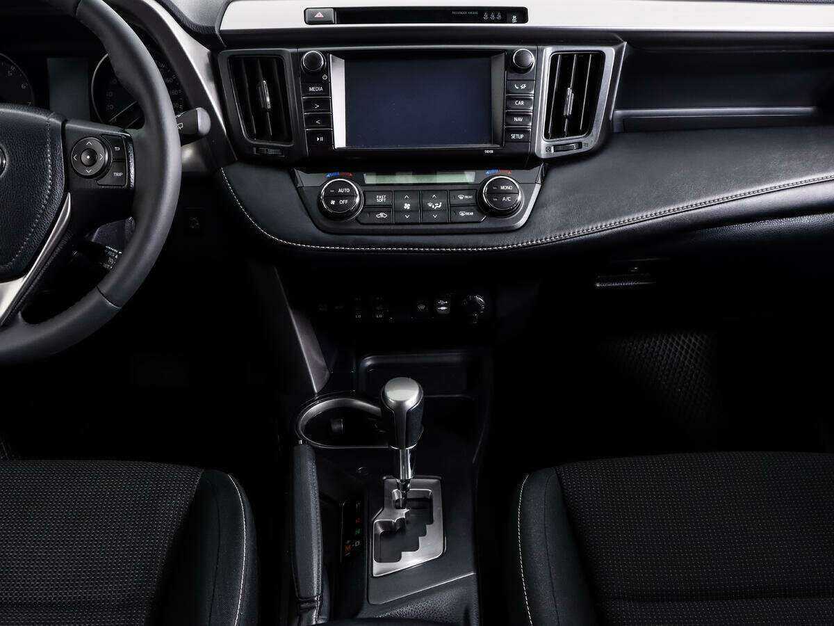 Toyota RAV4 2017 года с пробегом. Фото: #11