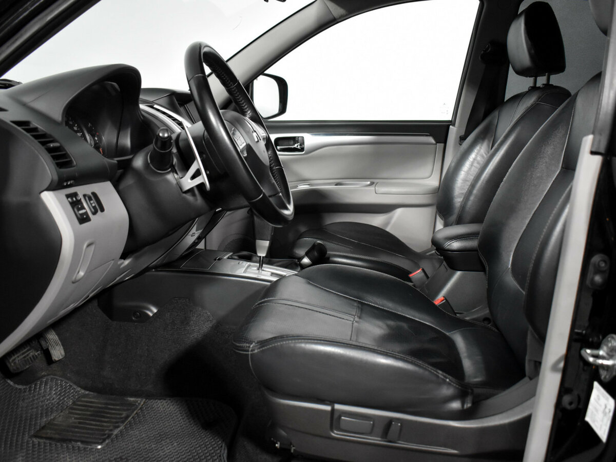 Mitsubishi Pajero Sport 2013 года с пробегом. Фото: #8