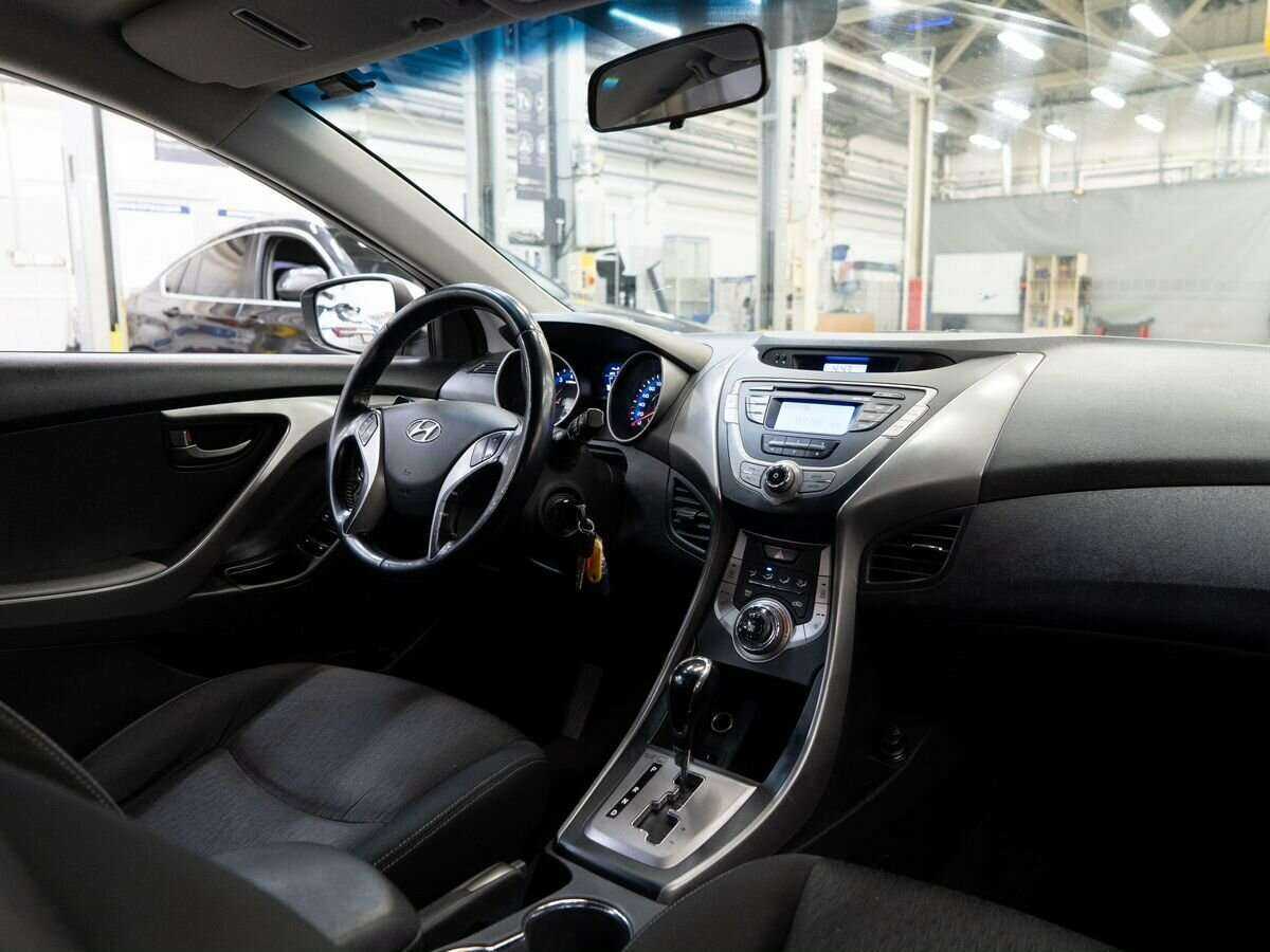 Hyundai Elantra 2012 года с пробегом. Фото: #15
