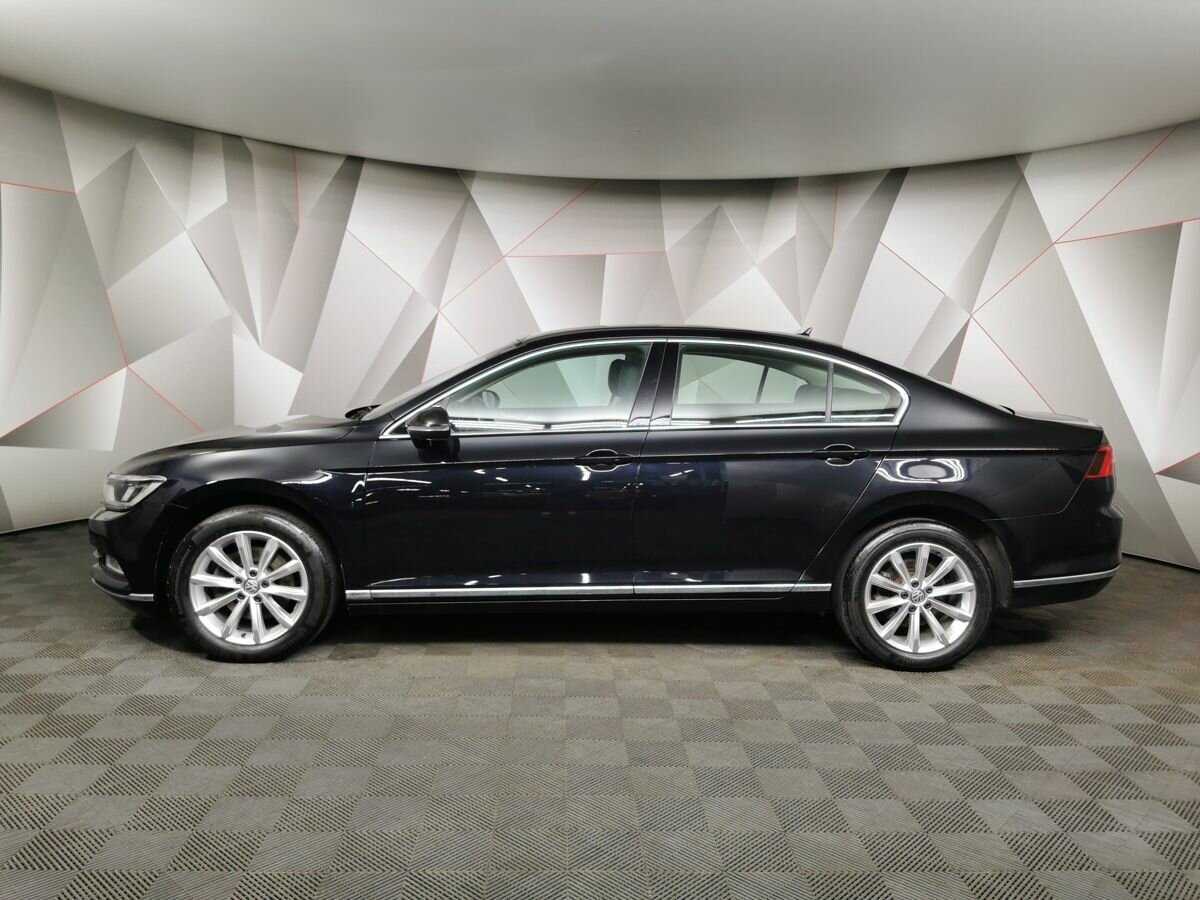 Volkswagen Passat 2019 года с пробегом. Фото: #4