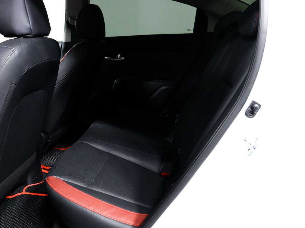 Kia Rio 2020 года с пробегом. Фото: #10