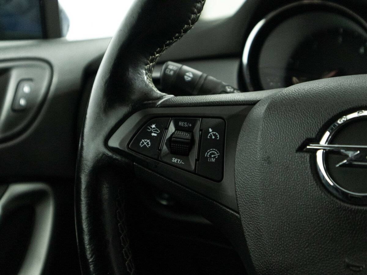 Opel Astra 2019 года с пробегом. Фото: #17