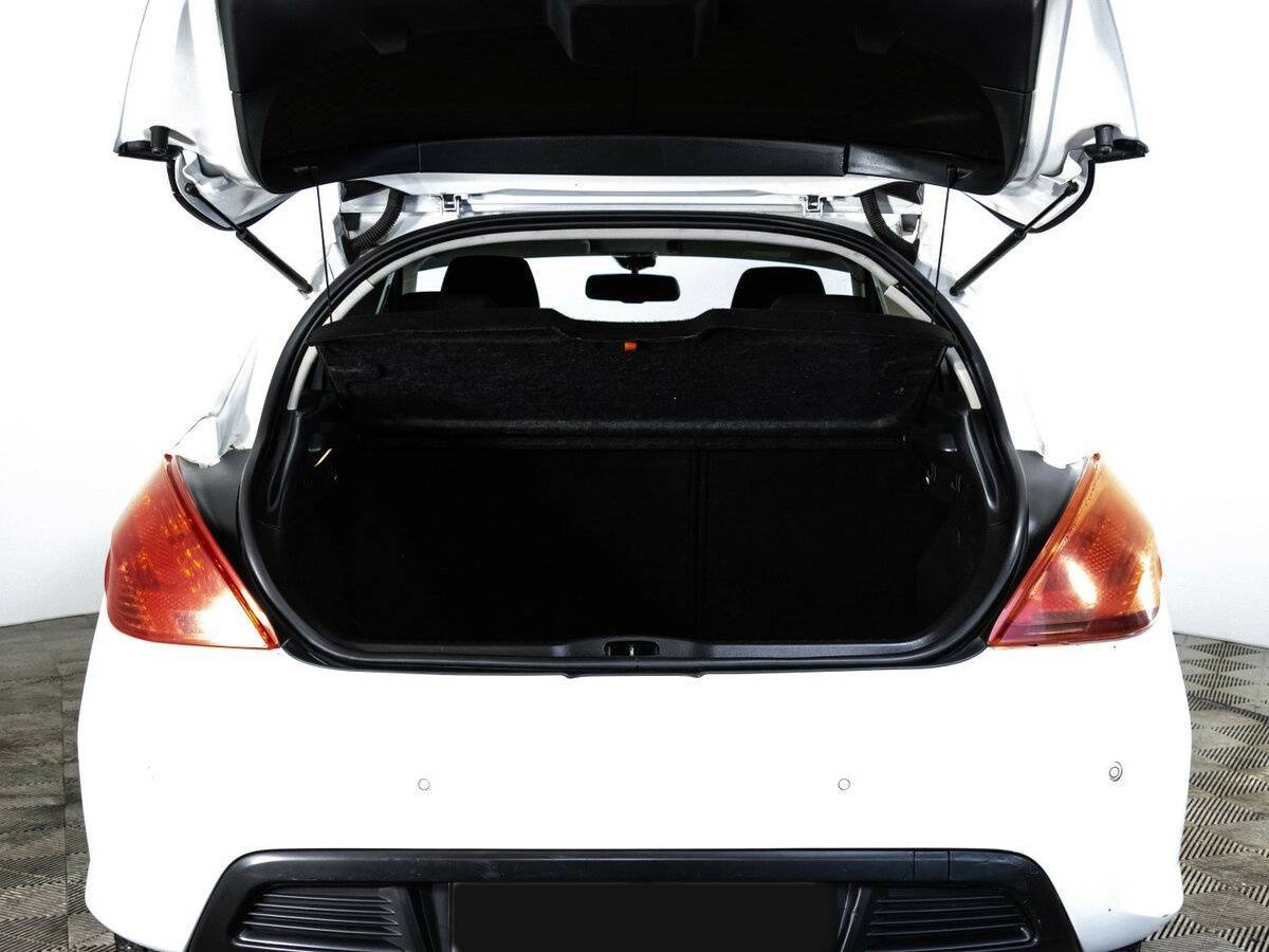 Peugeot 308 2012 года с пробегом. Фото: #12