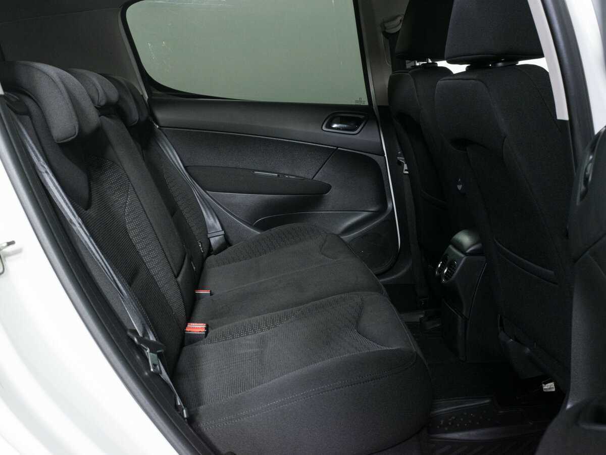 Peugeot 308 2012 года с пробегом. Фото: #9