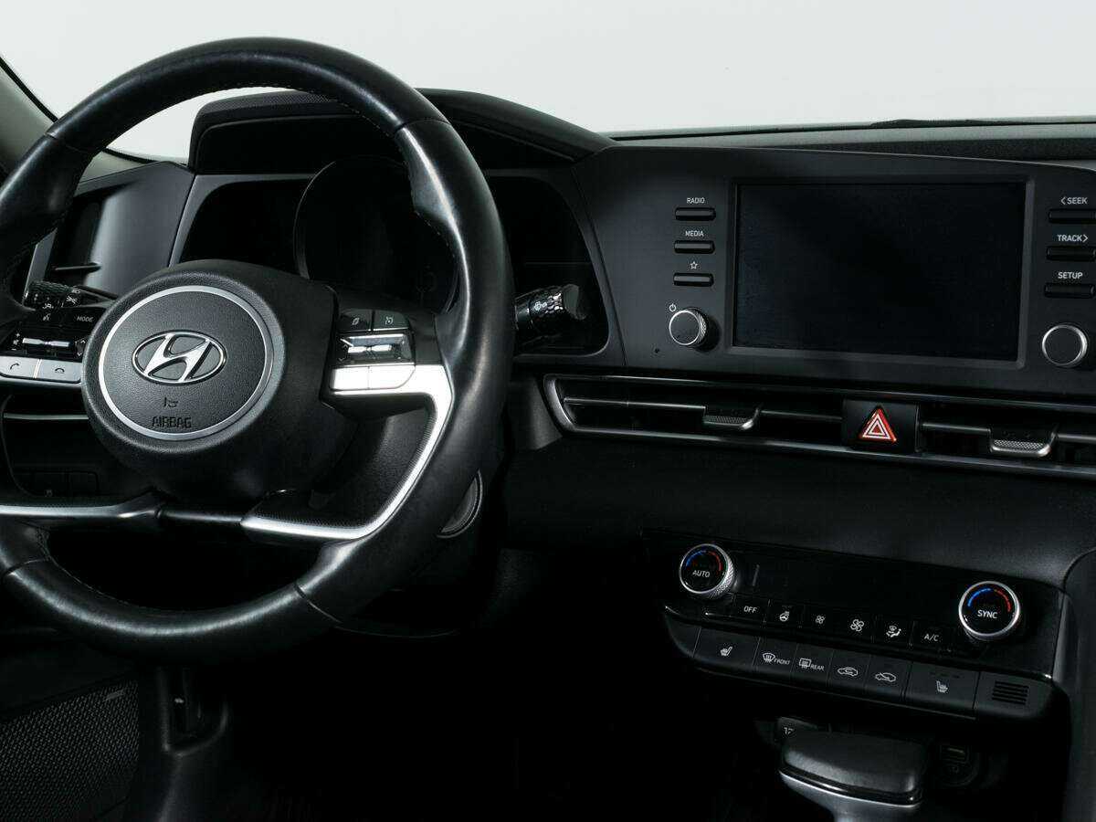 Hyundai Elantra 2021 года с пробегом. Фото: #8