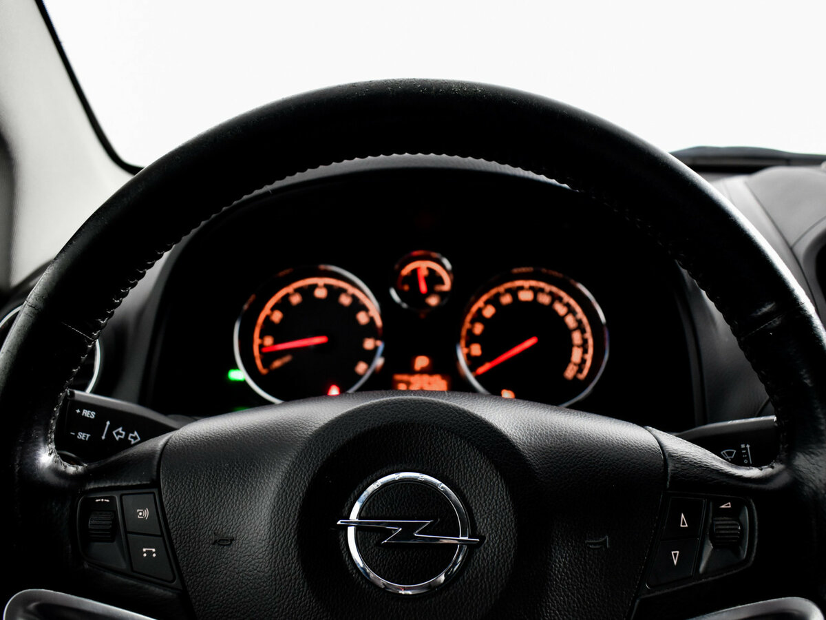 Opel Antara 2013 года с пробегом. Фото: #13