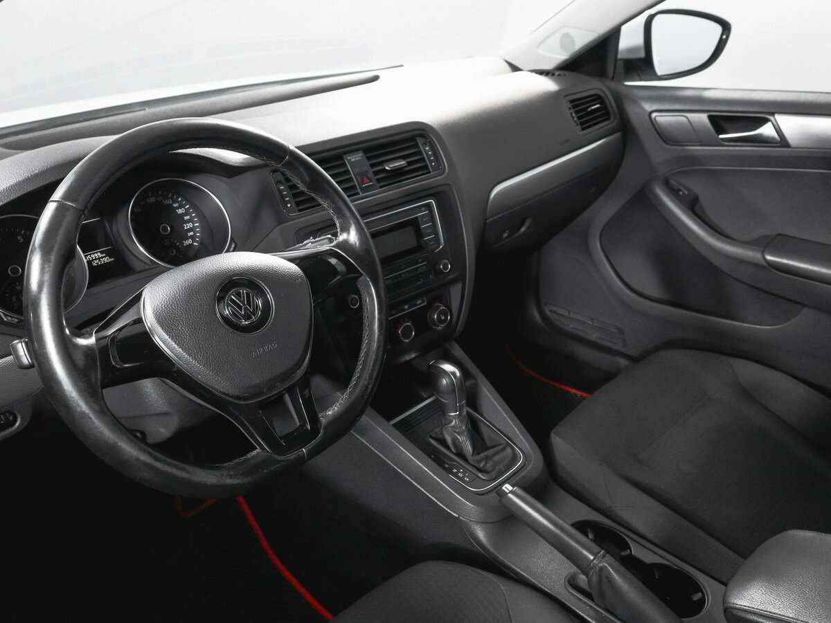 Volkswagen Jetta 2016 года с пробегом. Фото: #12