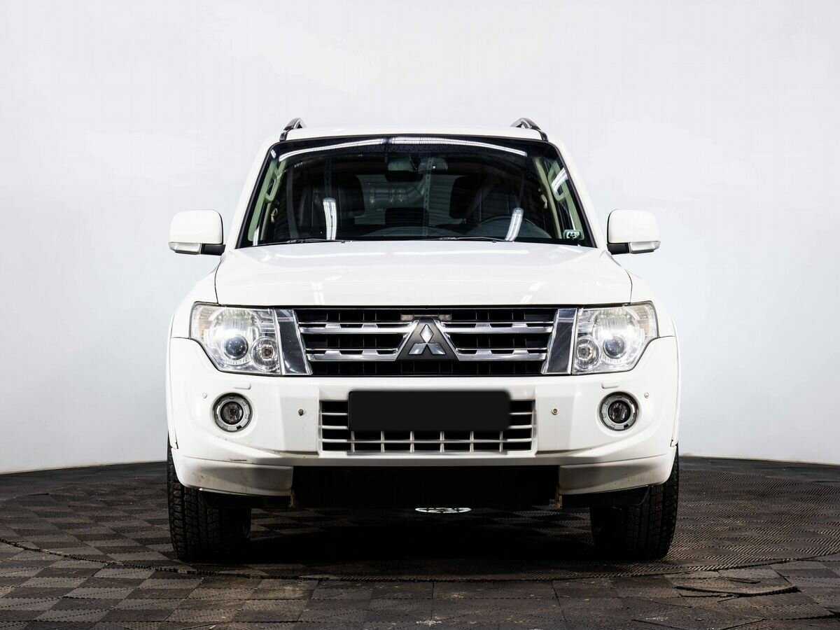 Mitsubishi Pajero 2013 года с пробегом. Фото: #1