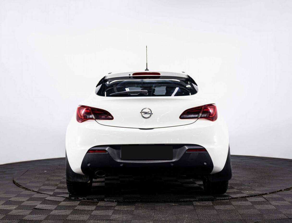 Opel Astra 2012 года с пробегом. Фото: #4