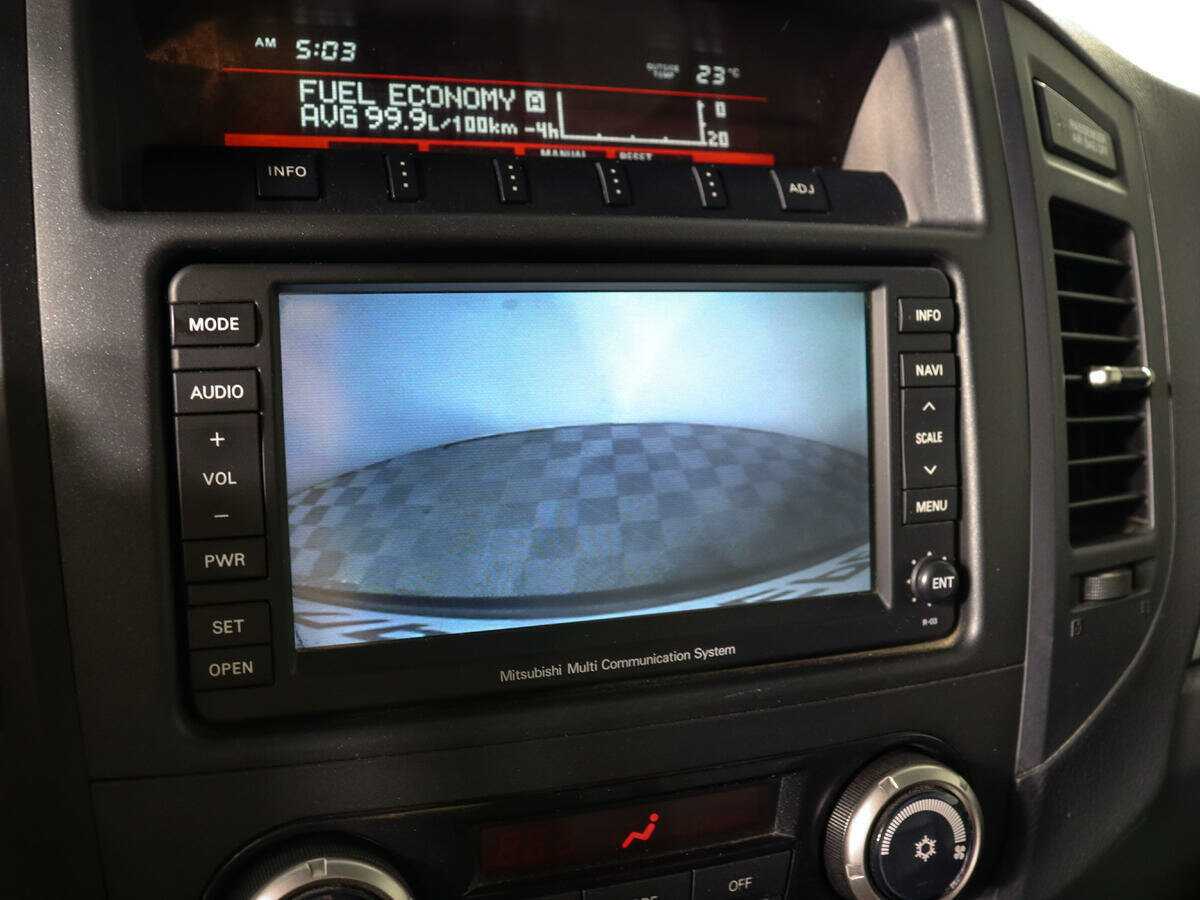 Mitsubishi Pajero 2012 года с пробегом. Фото: #12