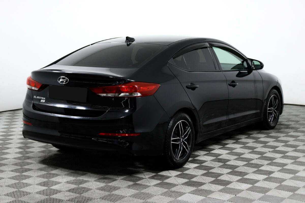 Hyundai Elantra 2018 года с пробегом. Фото: #4