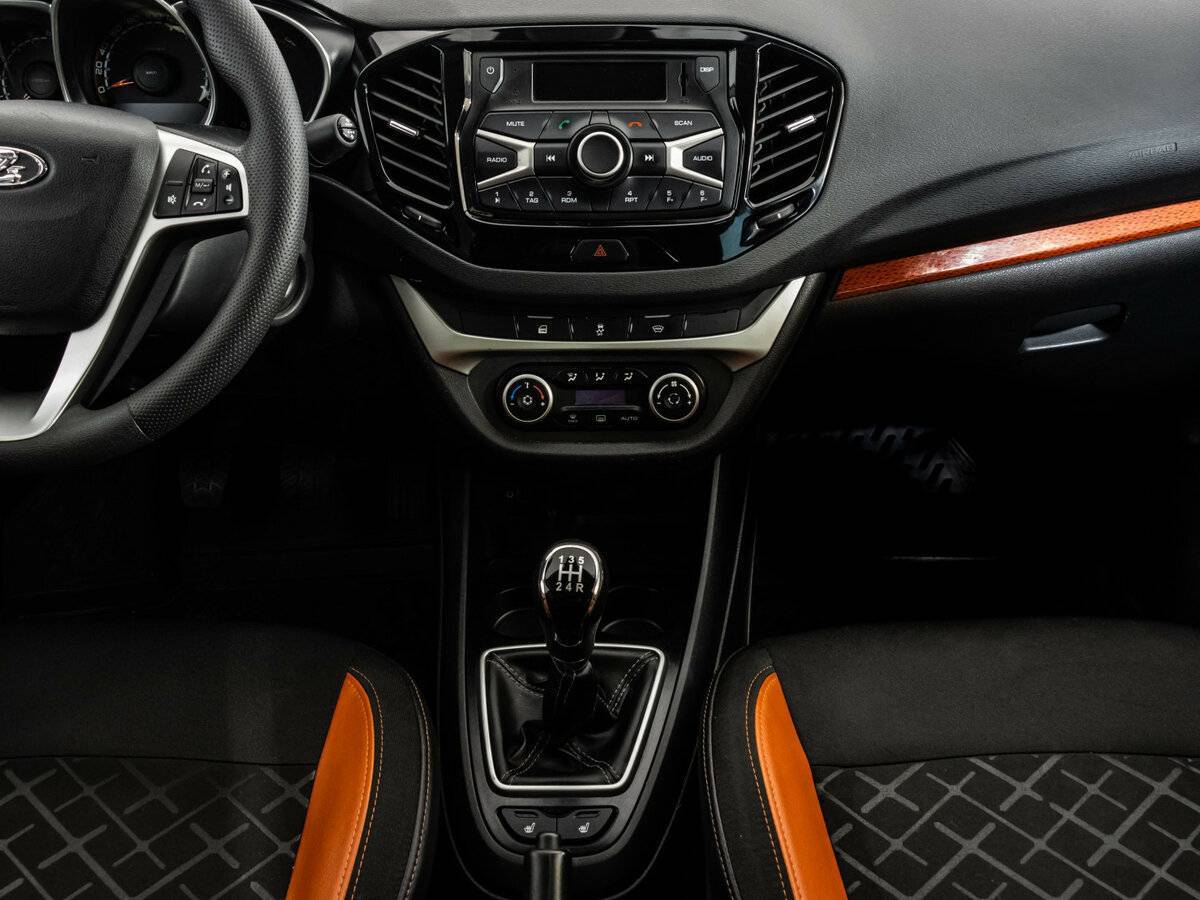 Lada (ВАЗ) Vesta 2018 года с пробегом. Фото: #12