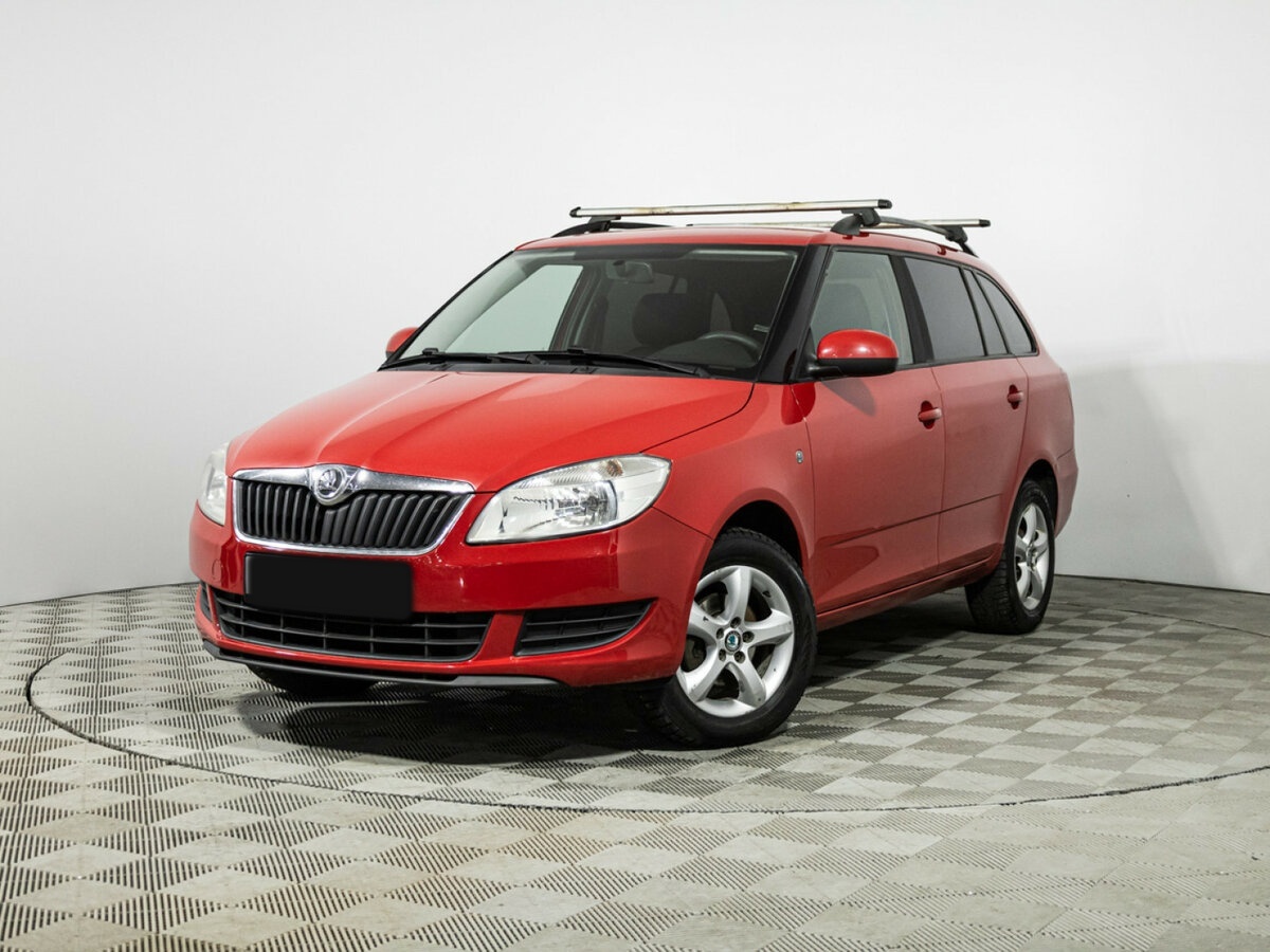 Skoda Fabia 2014 года с пробегом. Посмотреть фото