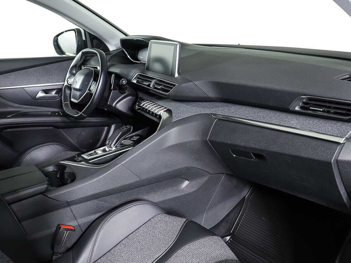 Peugeot 3008 2017 года с пробегом. Фото: #8