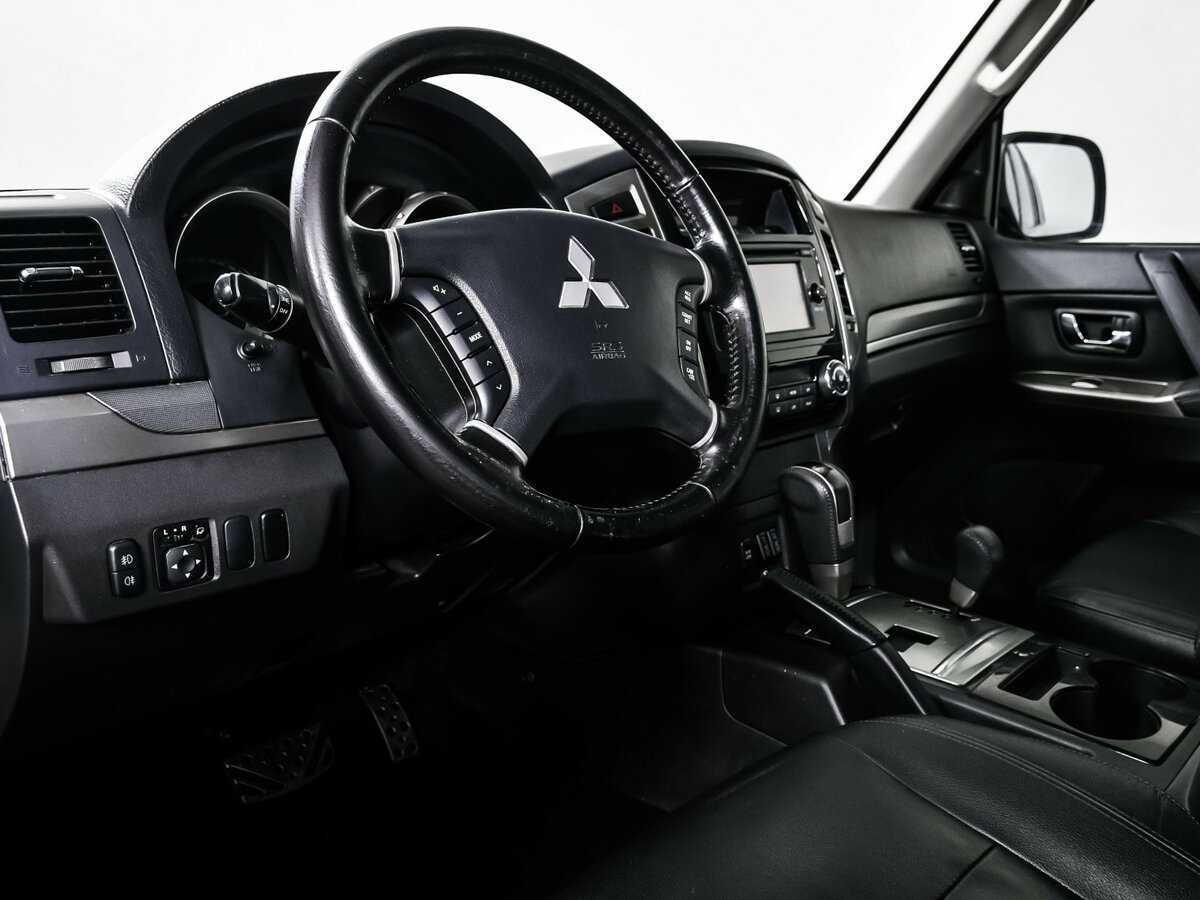 Mitsubishi Pajero 2015 года с пробегом. Фото: #11