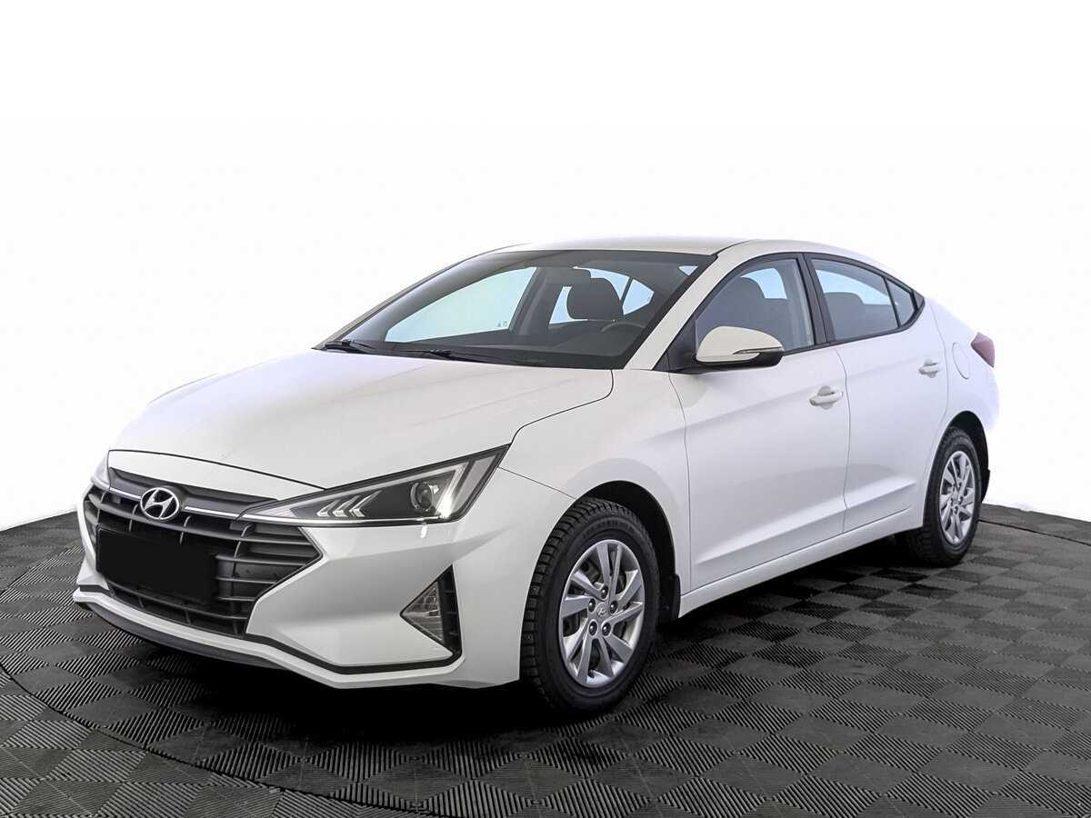 Hyundai Elantra 2019 года с пробегом. Посмотреть фото