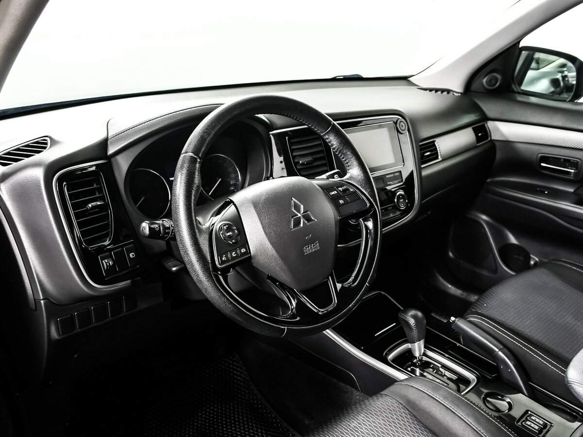 Mitsubishi Outlander 2018 года с пробегом. Фото: #12