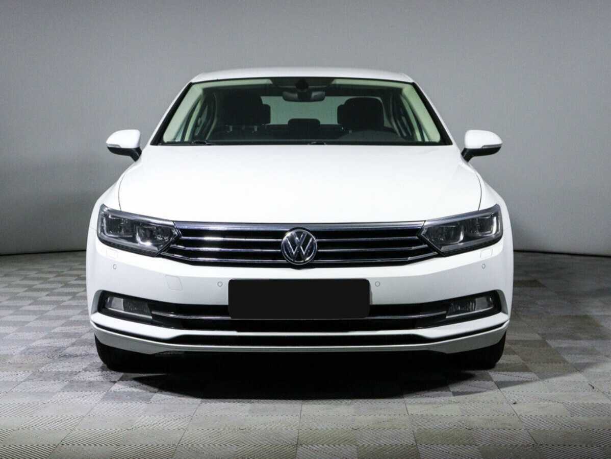Volkswagen Passat 2019 года с пробегом. Фото: #1