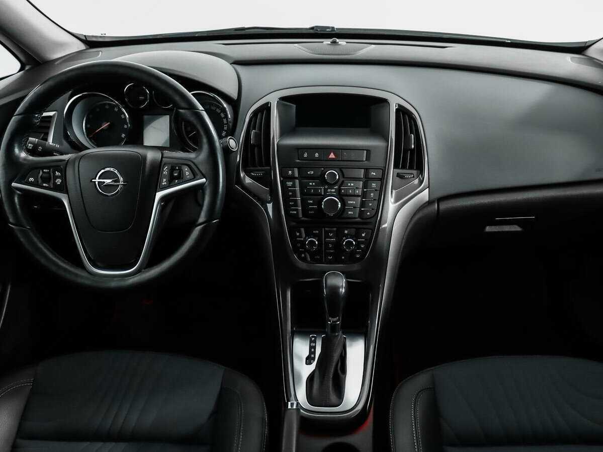Opel Astra 2013 года с пробегом. Фото: #11