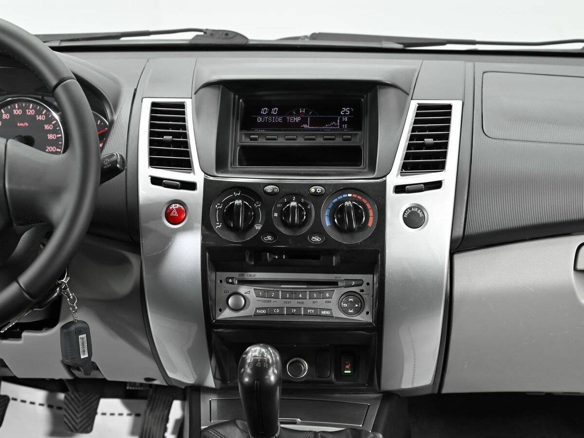 Mitsubishi Pajero Sport 2012 года с пробегом. Фото: #8