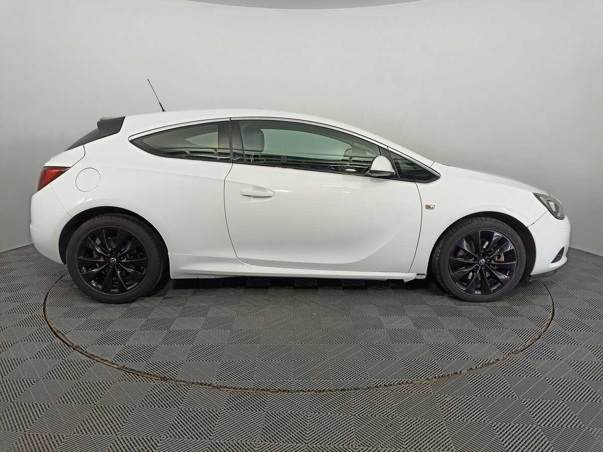 Opel Astra 2013 года с пробегом. Фото: #3