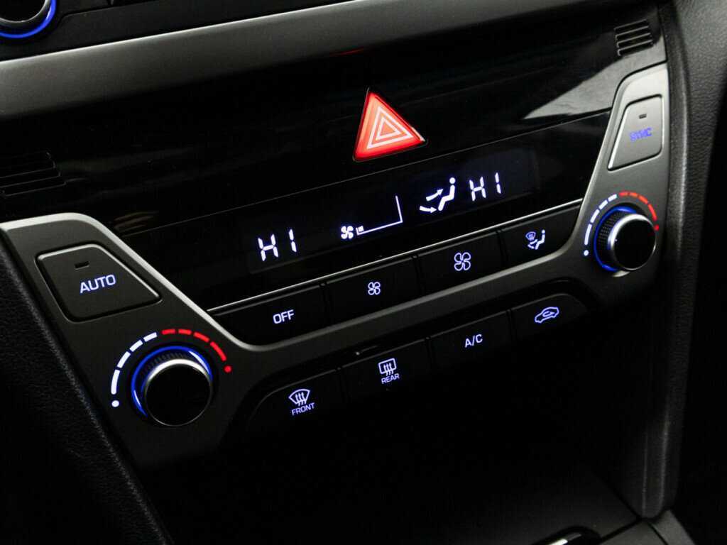 Hyundai Elantra 2018 года с пробегом. Фото: #15